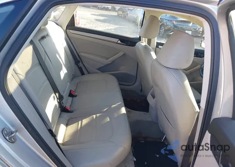 2015 Volkswagen Passat 1.8T Limited Edition из США, поврежденный, VIN 1VWAT7A31FC097632